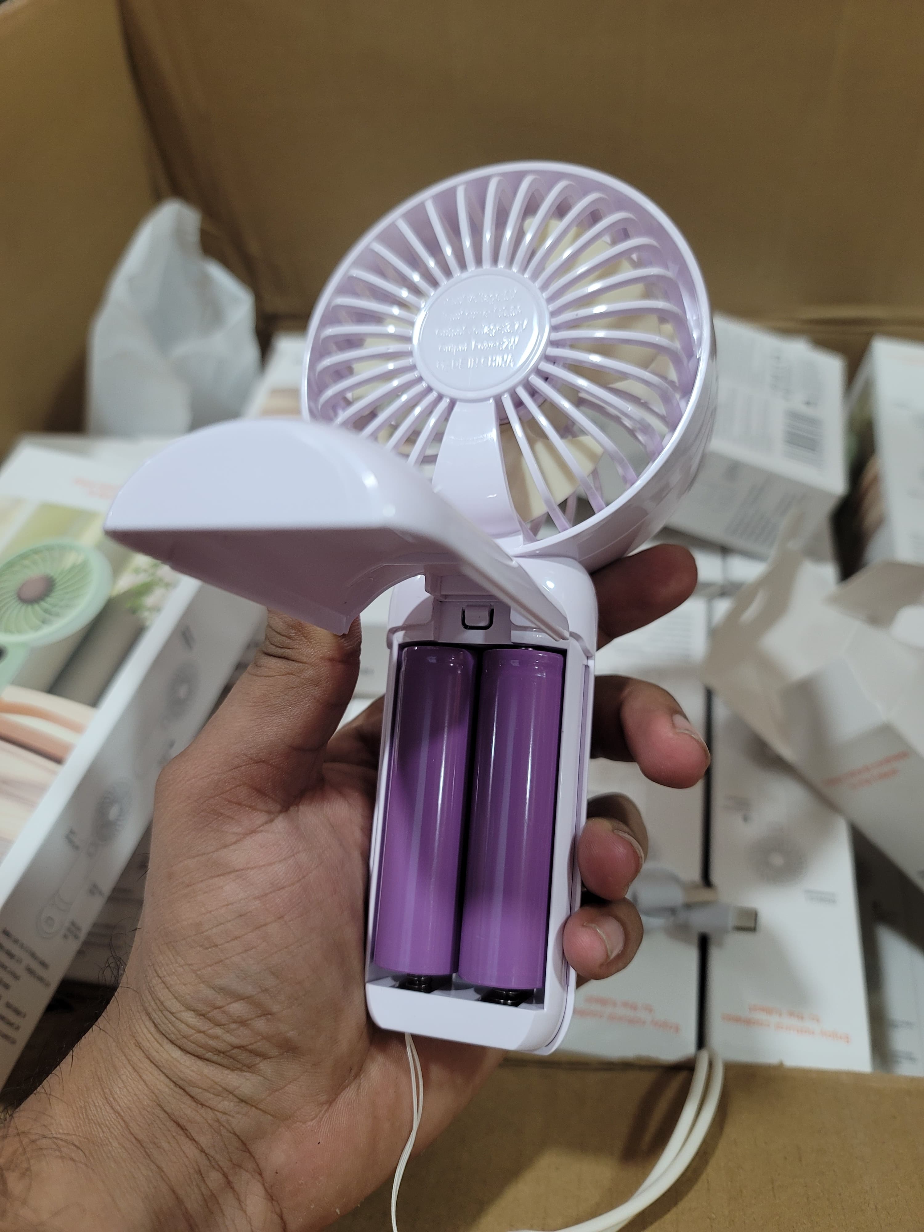 Portable Handheld Fan 5 Speeds 2400mAh BDigital Display Mini Pocket Fan Rechargeable 2.5W Powerful Wind Phone Holder Design Fans_img_3