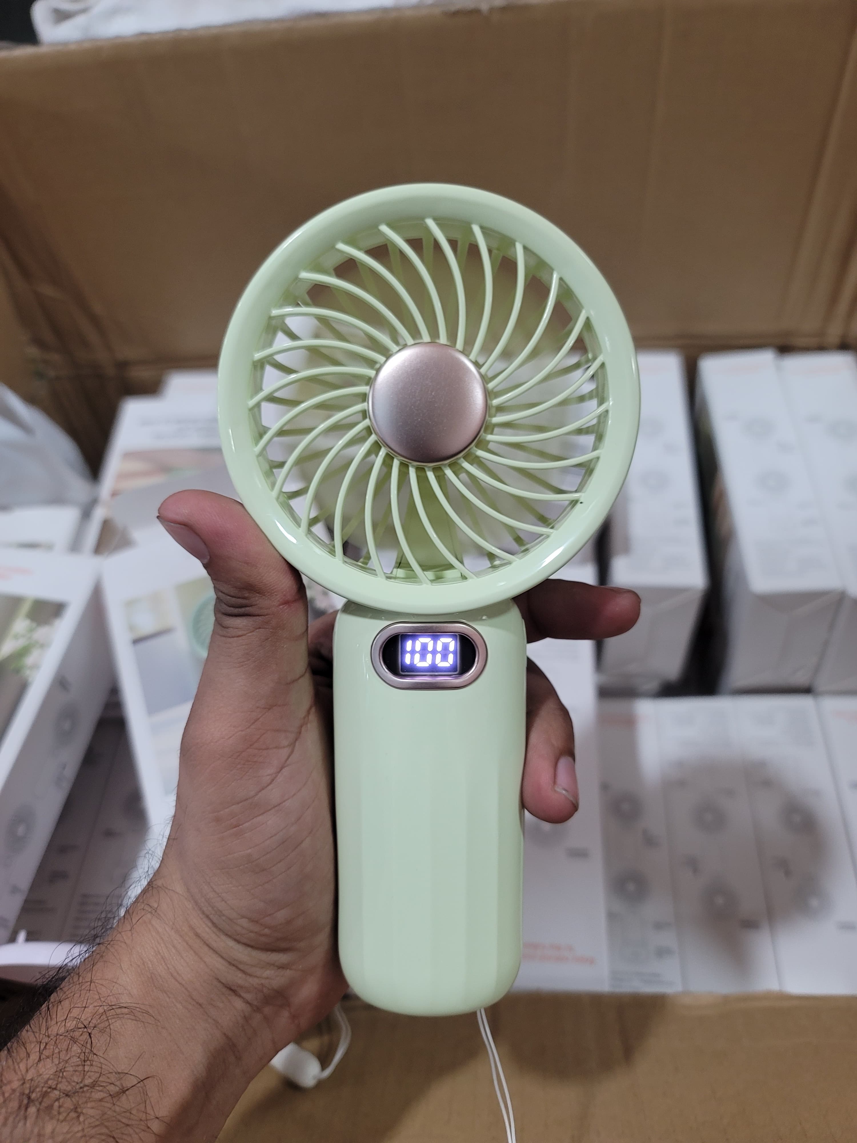 Portable Handheld Fan 5 Speeds 2400mAh BDigital Display Mini Pocket Fan Rechargeable 2.5W Powerful Wind Phone Holder Design Fans_img_0